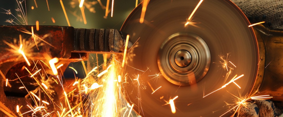 La industria del acero emplea a millones de personas de manera directa o indirecta.